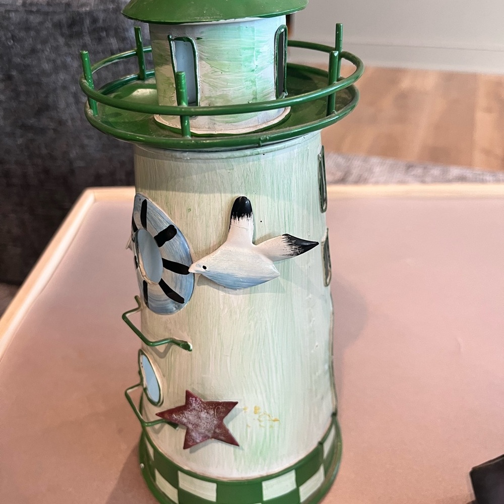 Patriotic Statue and Lighthouse Metal Tealight Holders - Picture 8 of 16